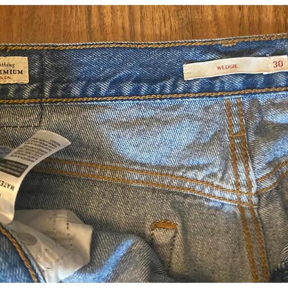 Levi's Classic Blue Denim Jeans - Picture 4 of 6